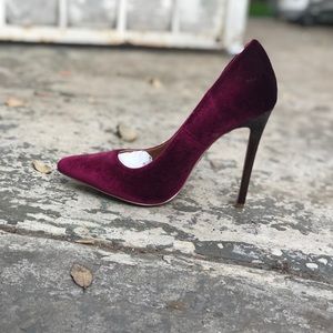 Wine color pumps